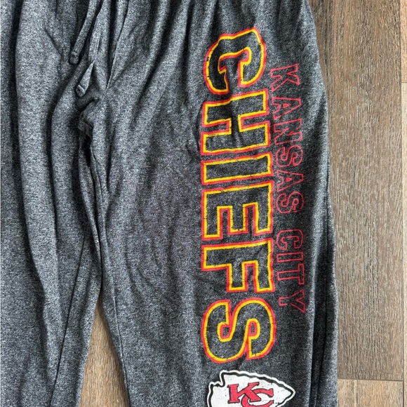 NFL Chiefs lightweight pants.  Men’s size Medium.  Grey in color. - Picture 2 of 6